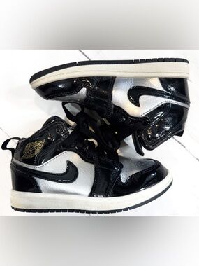 Nike Air Jordan Kids Black and Silver Patent Sneakers 11C
